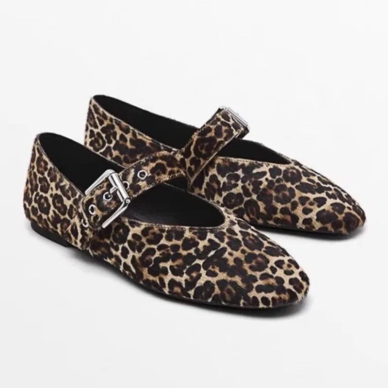 2025 Zapatos planos para mujer, boca baja, mocasines de punta puntiaguda para otoño, nuevos zapatos de vestir retro de leopardo para otoño, zapatos de mujer