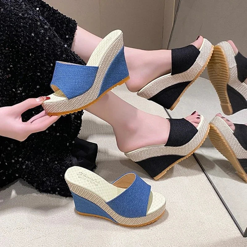 Zapatos de plataforma para mujer. Zapatos antideslizantes resistentes, casual y de moda. Nueva colección verano 2024