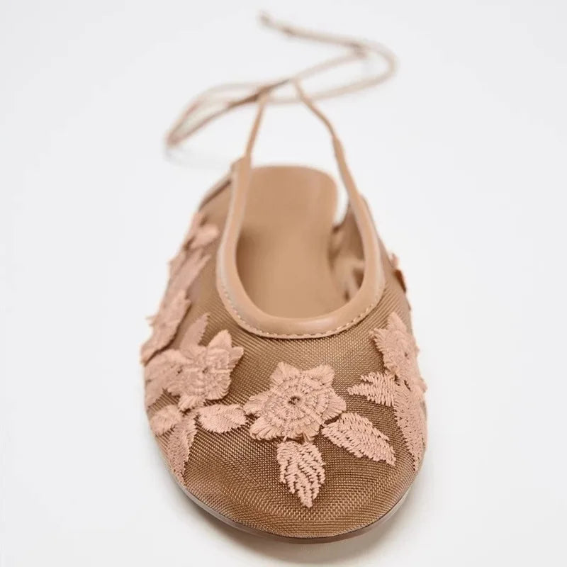 Sandalias planas con diseño de flores bordadas para mujer, zapatos informales con cordones de malla transpirable, elegantes y poco profundos